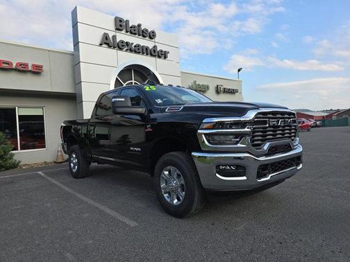 2025 RAM 2500 Big Horn Crew Cab 4x4 6'4' Box