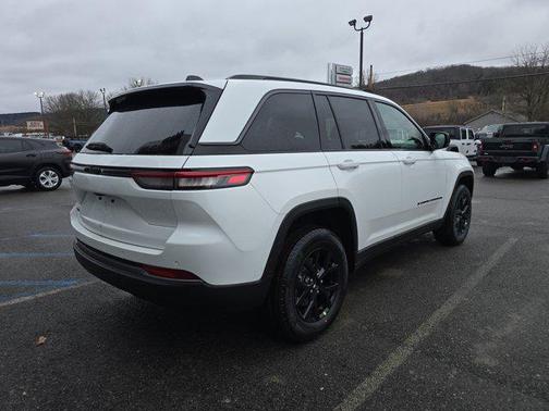 2026 Jeep Grand Cherokee Altitude