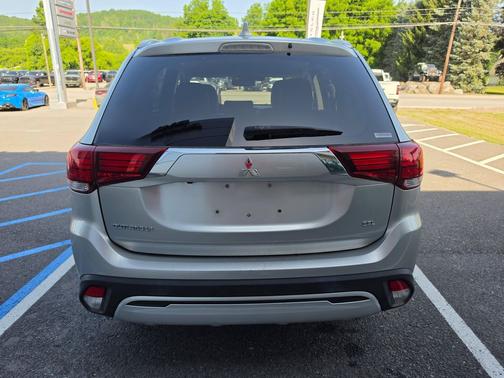Alloy Silver Metallic 2020 Mitsubishi Outlander SEL S-AWC