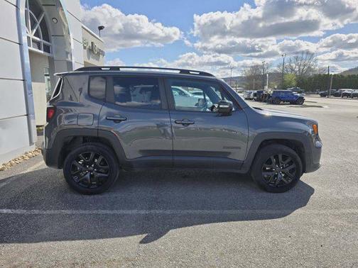 Graphite Gray 2022 Jeep Renegade Altitude
