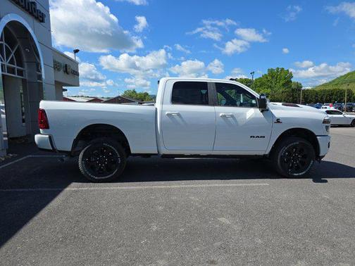 2025 RAM 2500 Laramie Crew Cab 4x4 6'4' Box