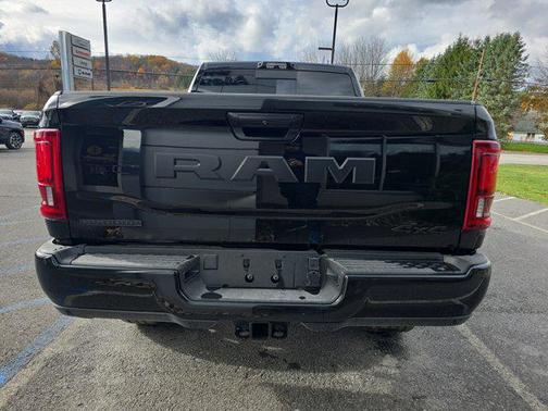 2025 RAM 2500 Big Horn Crew Cab 4x4 6'4' Box