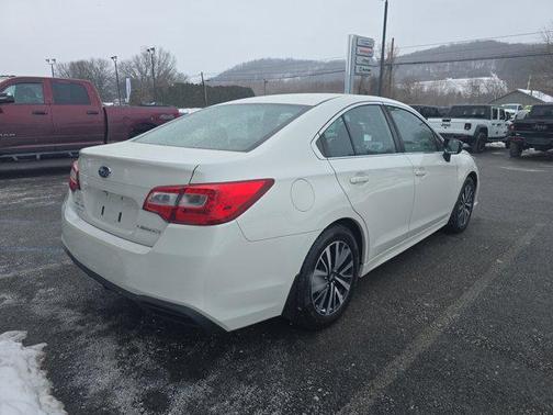2018 Subaru Legacy Base
