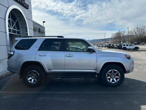 2024 Toyota 4Runner TRD Off Road