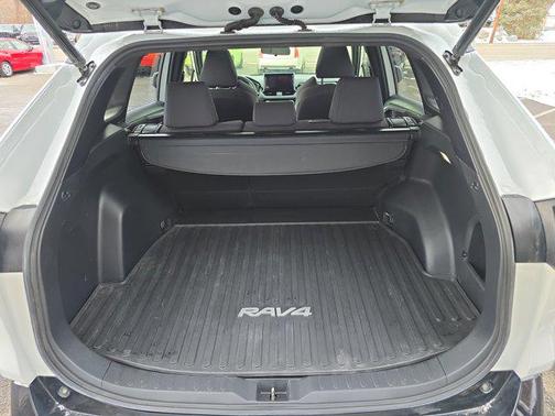 2023 Toyota RAV4 Hybrid SE