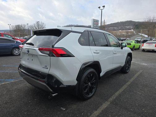 2023 Toyota RAV4 Hybrid SE