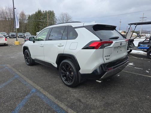 2023 Toyota RAV4 Hybrid SE