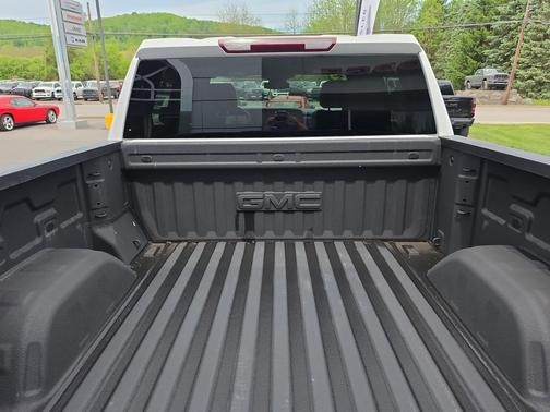 Summit White 2025 GMC Sierra 1500 AT4