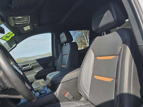 Summit White 2025 GMC Sierra 1500 AT4