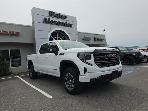 Summit White 2025 GMC Sierra 1500 AT4