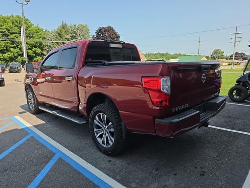 Cayenne Red 2017 Nissan Titan SL