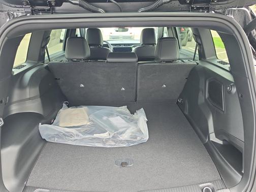 Diamond Black Crystal Pearlcoat 2026 Jeep Cherokee Limited