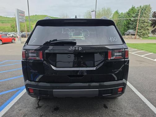 Diamond Black Crystal Pearlcoat 2026 Jeep Cherokee Limited