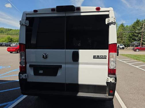Bright White Clearcoat 2025 RAM ProMaster 2500 Tradesman