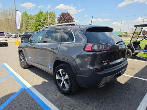 Granite Crystal Metallic Clearcoat 2019 Jeep Cherokee Limited