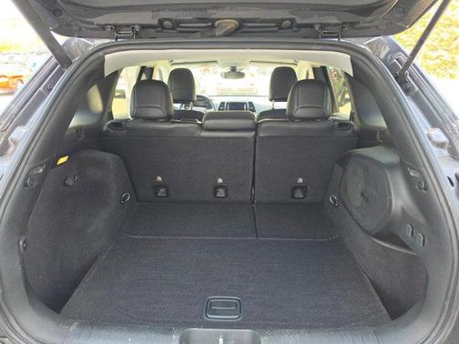 Granite Crystal Metallic Clearcoat 2019 Jeep Cherokee Limited