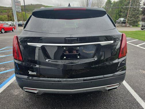 Stellar Black Metallic 2022 Cadillac XT5 Premium Luxury
