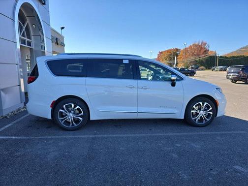 2026 Chrysler Pacifica L