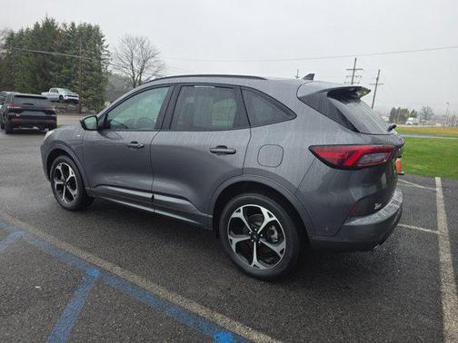 2024 Ford Escape ST-Line Elite