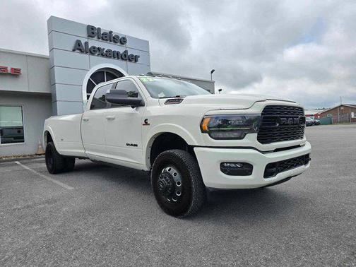 2022 RAM 3500 Limited Crew Cab 4x4 8' Box