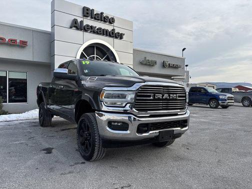 2019 RAM 2500 Laramie Crew Cab 4x4 6'4' Box