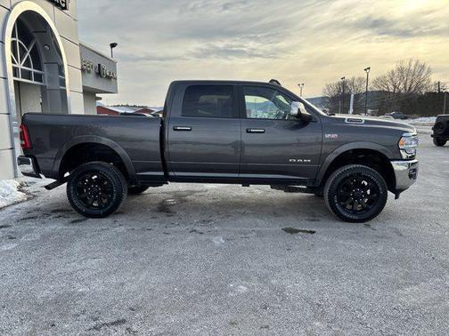 2019 RAM 2500 Laramie Crew Cab 4x4 6'4' Box