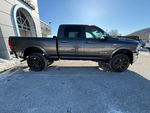 2019 RAM 2500 Laramie Crew Cab 4x4 6'4' Box