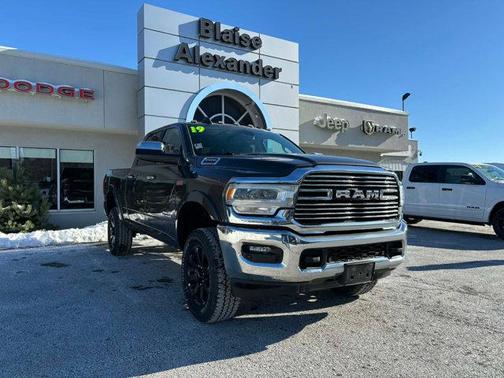 2019 RAM 2500 Laramie Crew Cab 4x4 6'4' Box