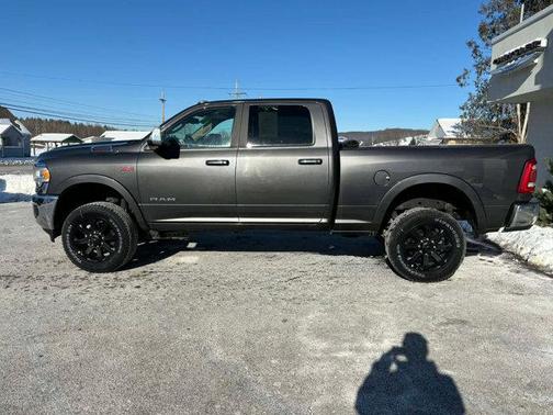 2019 RAM 2500 Laramie Crew Cab 4x4 6'4' Box