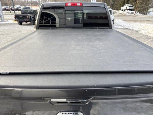 2019 RAM 2500 Laramie Crew Cab 4x4 6'4' Box