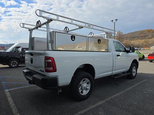 2024 RAM 3500 Tradesman Regular Cab 4x4 8' Box