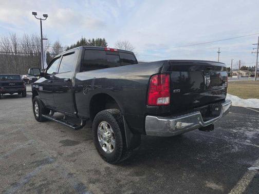 2017 RAM 2500 SLT Crew Cab 4x4 6'4' Box