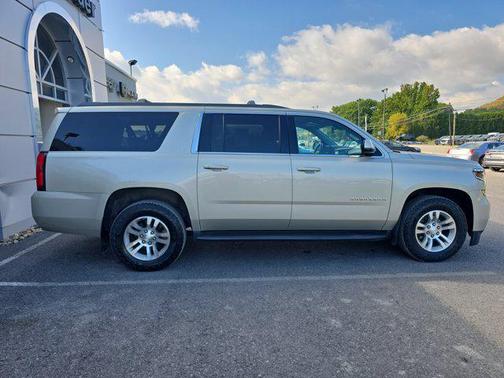 2017 Chevrolet Suburban LT