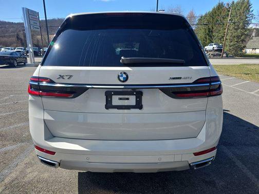 2026 BMW X7 xDrive40i