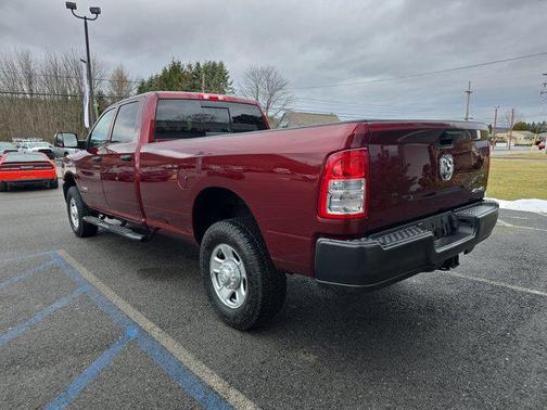 2022 RAM 3500 Tradesman Crew Cab 4x4 8' Box