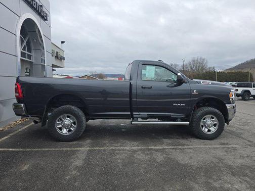 2021 RAM 3500 Big Horn Regular Cab 4x4 8' Box
