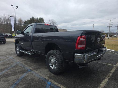 2021 RAM 3500 Big Horn Regular Cab 4x4 8' Box