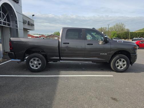 Granite Crystal Metallic Clearcoat 2026 RAM 2500 Big Horn Crew Cab 4x4 6'4' Box