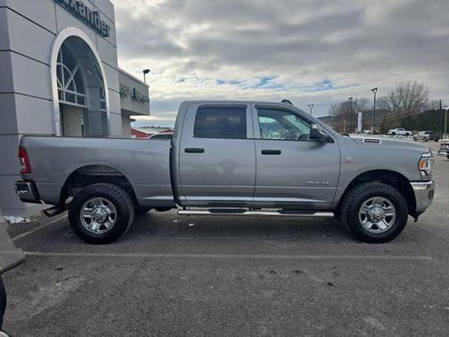2020 RAM 2500 Tradesman Crew Cab 4X4 6'4' Box