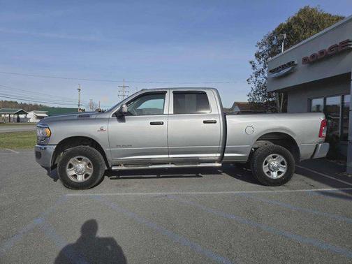 2020 RAM 2500 Tradesman Crew Cab 4X4 6'4' Box