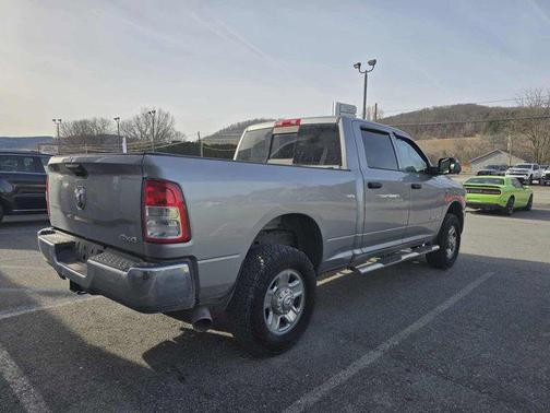 2020 RAM 2500 Tradesman Crew Cab 4X4 6'4' Box