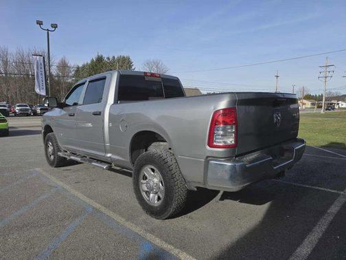 2020 RAM 2500 Tradesman Crew Cab 4X4 6'4' Box