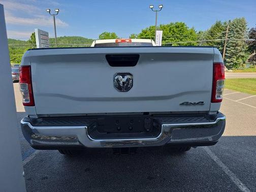 2023 RAM 2500 Tradesman Crew Cab 4x4 8' Box