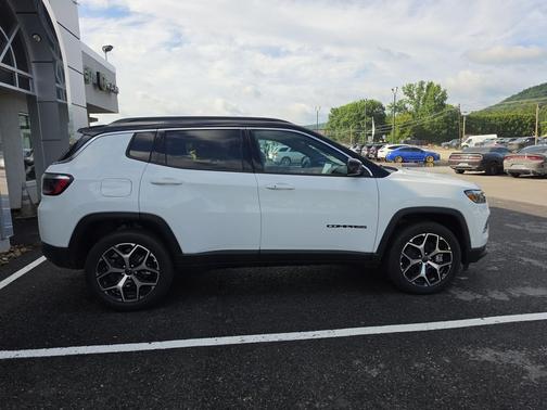 Bright White Clearcoat 2026 Jeep Compass Limited