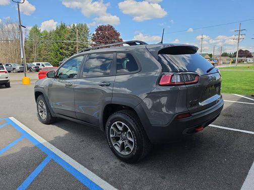 Sting-Gray Clearcoat 2022 Jeep Cherokee Trailhawk