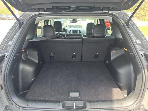 Sting-Gray Clearcoat 2022 Jeep Cherokee Trailhawk
