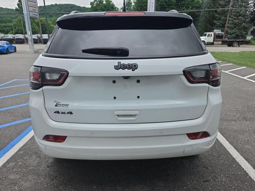Bright White Clearcoat 2025 Jeep Compass Limited