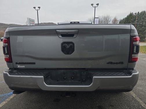 2020 RAM 3500 Laramie Crew Cab 4x4 8' Box