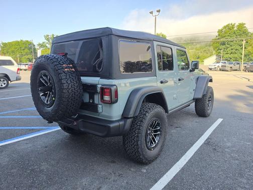 Earl Clearcoat 2026 Jeep Wrangler Willys
