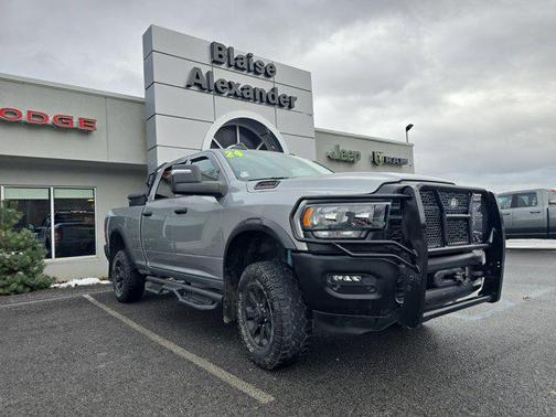 2024 RAM 2500 Tradesman Crew Cab 4x4 6'4' Box